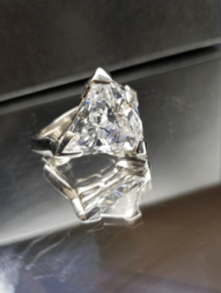 A ring that looks like a piece of ice