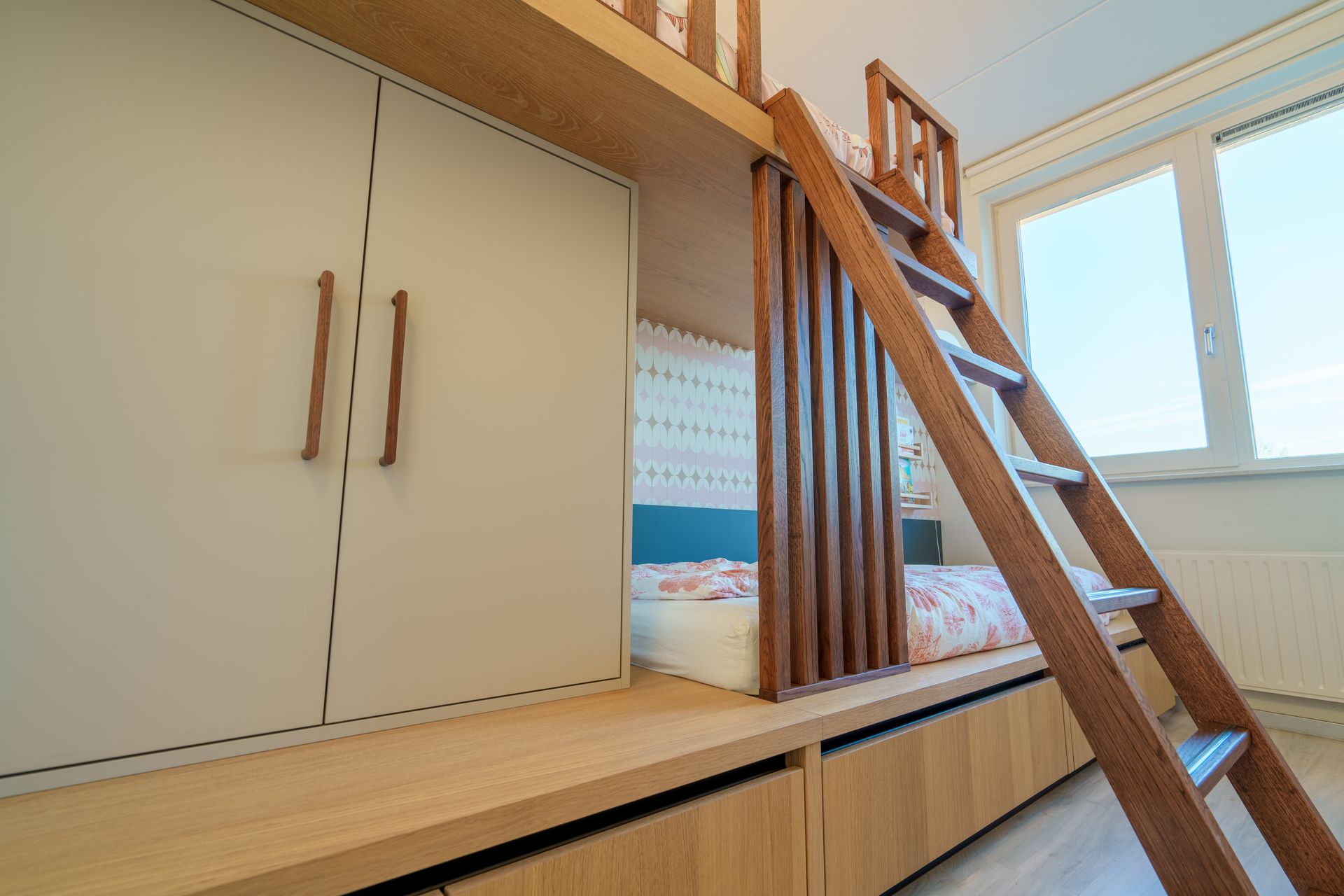 stapelbed maatwerk modern design arpa fenix querkus eiken fineer  massief rubio monocoat  kledingkast vervest interieurbouw bergeijk eersel bladel heeze  nuenen valkenswaard eindhoven tilburg shertogenbosch utrecht amsterdam den haag