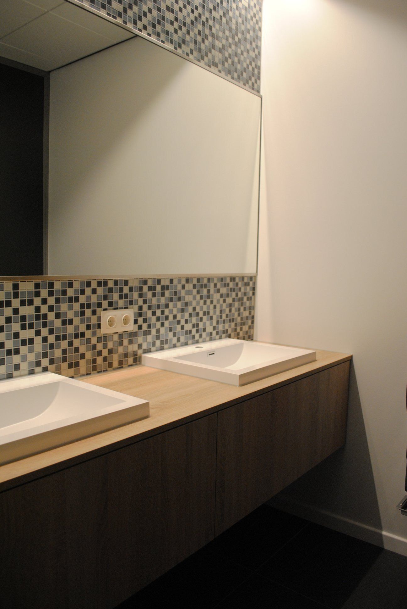 wasmeubel hout spiegel