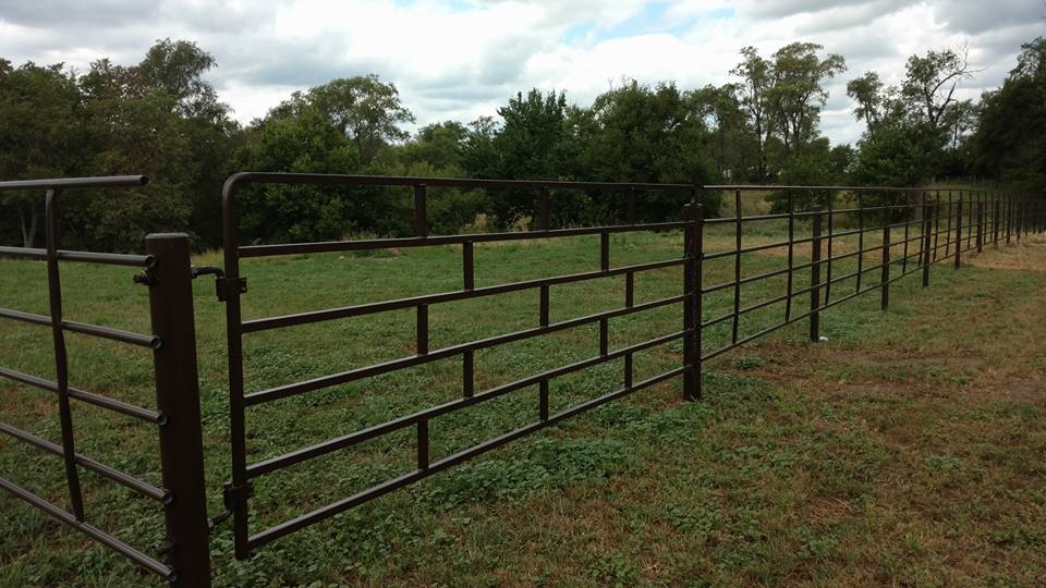Horse farm with fence — fencing in Volin, SD