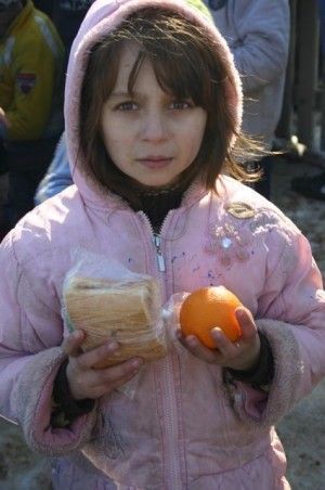 Food distribution in Marasesti