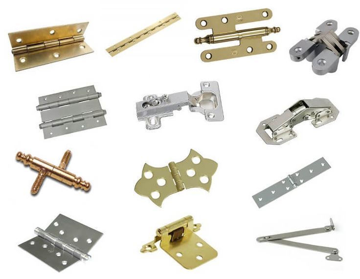 Surtido de varias bisagras metálicas en colores oro y plata, para muebles y puertas.