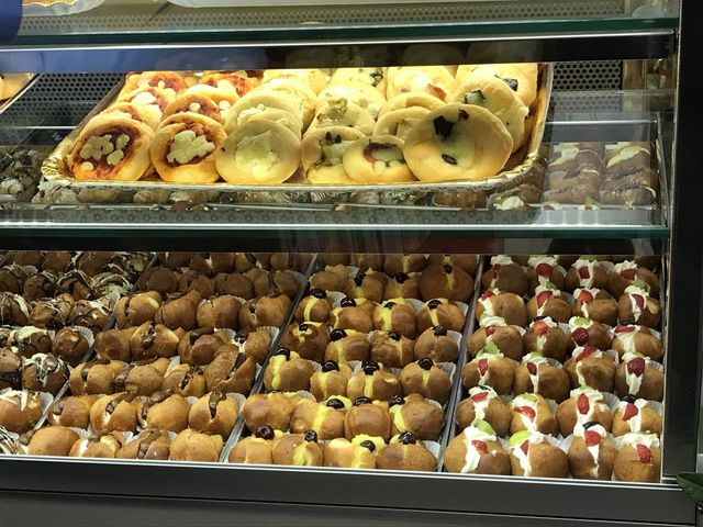 interno pasticceria 2