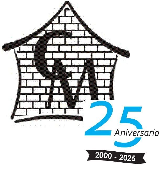 Logotipo que celebra el 25º aniversario de CM, que presenta el contorno de una casa con diseño de ladrillos con las letras 