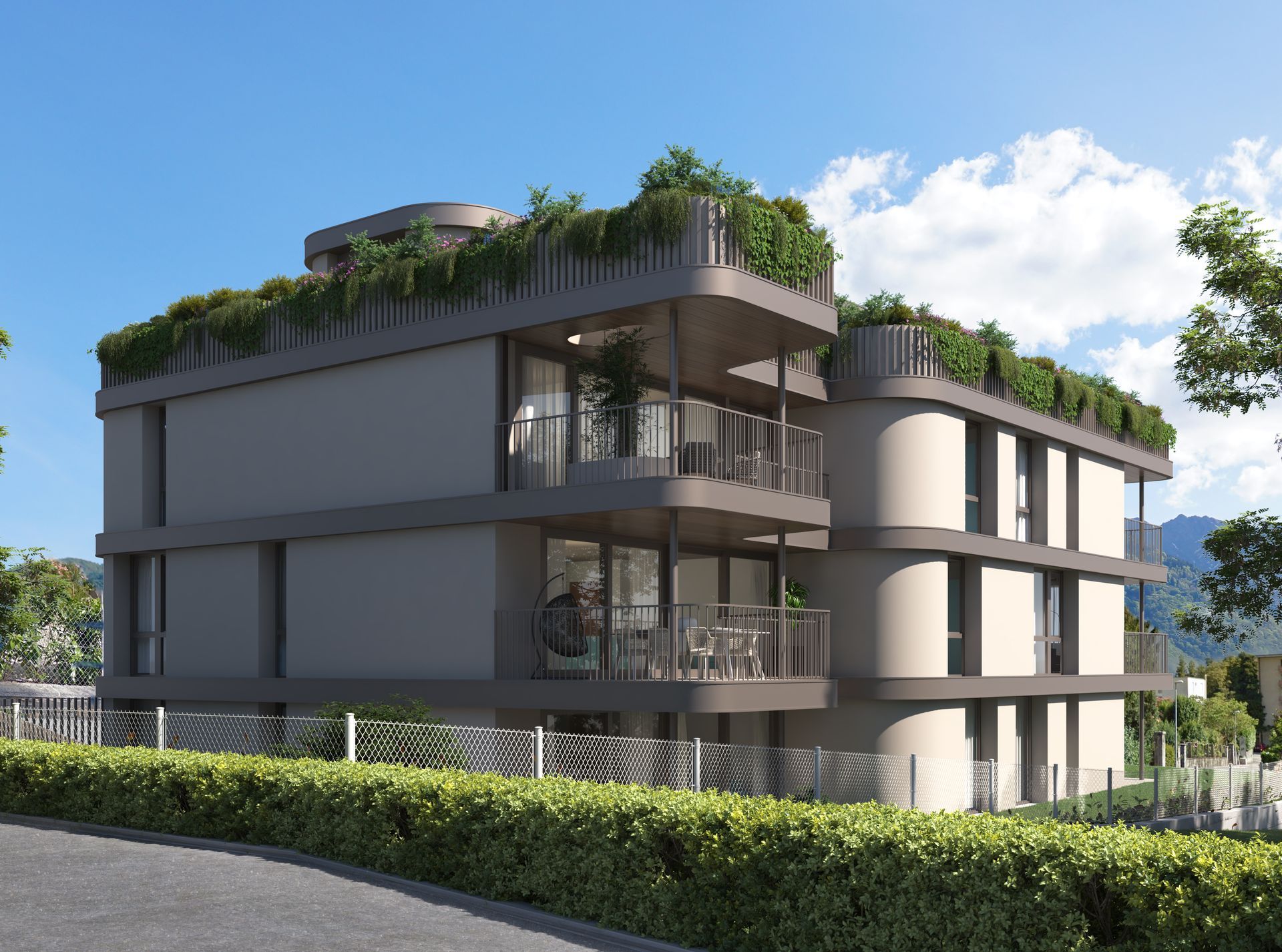 Un grande edificio con molte finestre e balconi