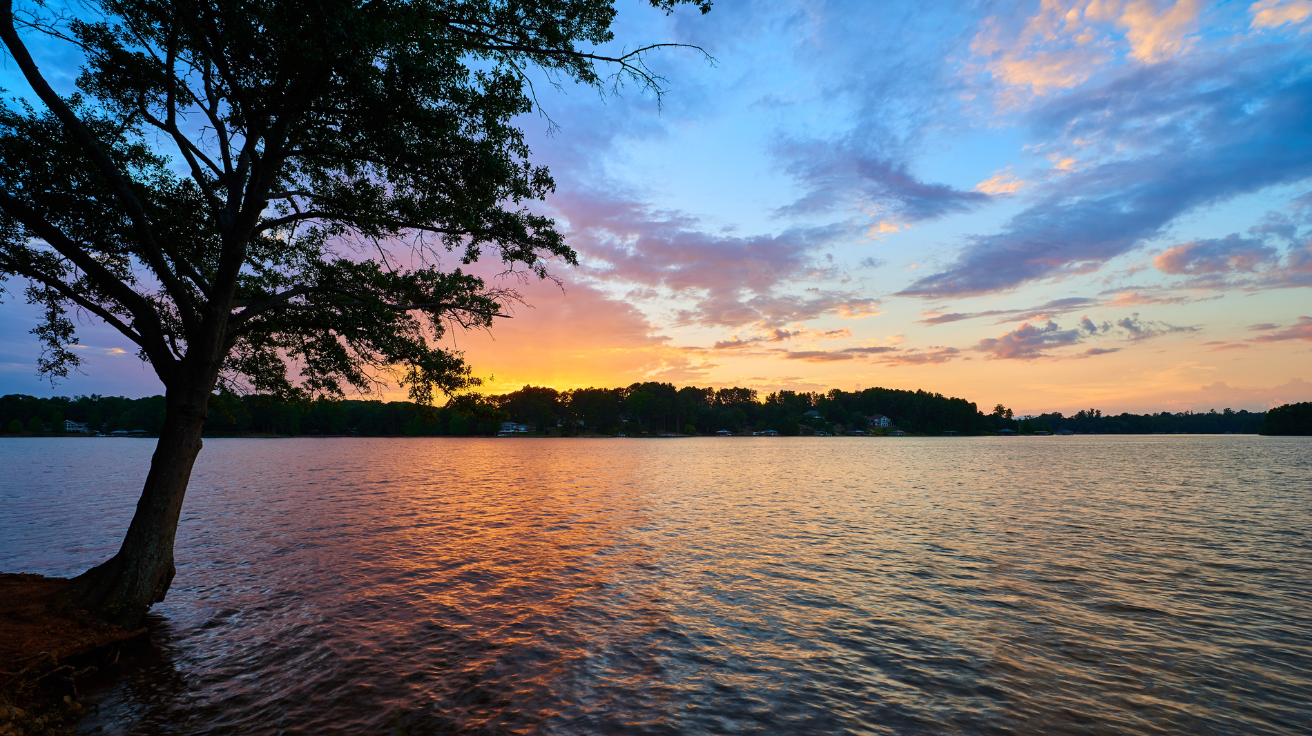 View of Lake Keowee with Blue Ridge Mountains, Carolina lakefront real estate