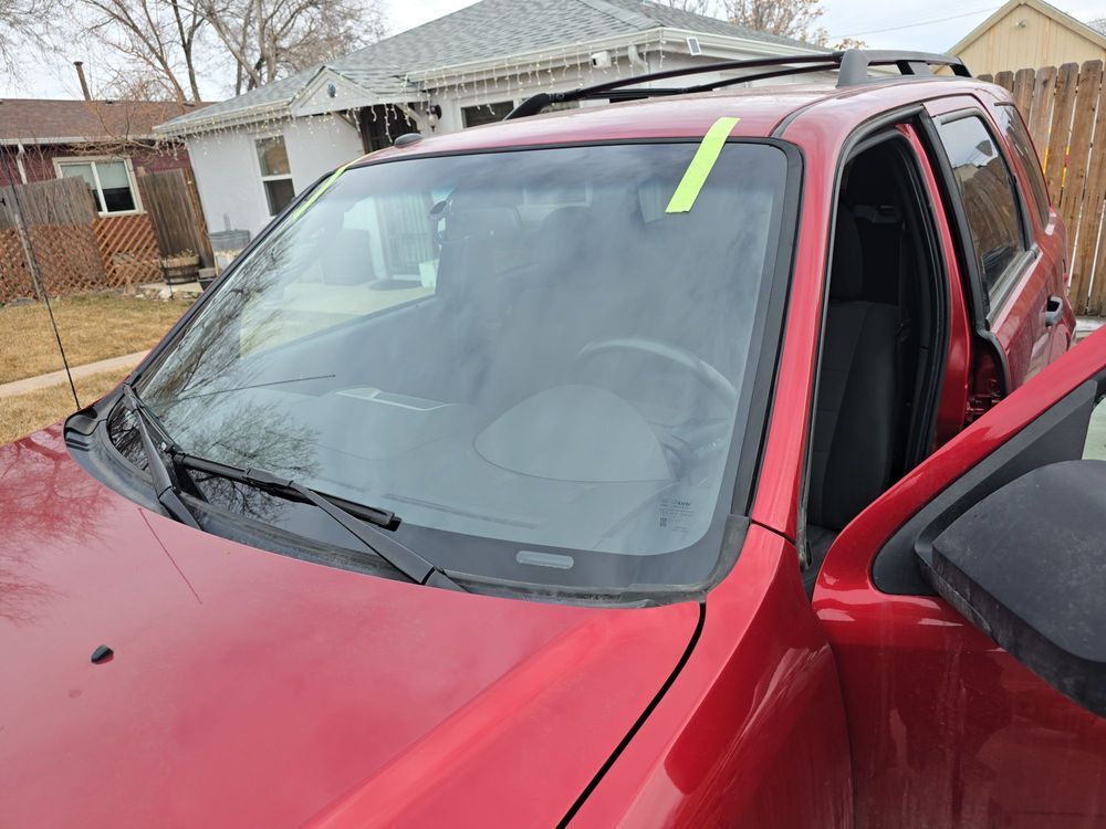 Windshield replacement in Denver, CO Windshield replacement in Denver, CO