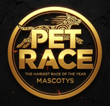 Perro salchicha de dibujos animados con correa, mirando hacia arriba.