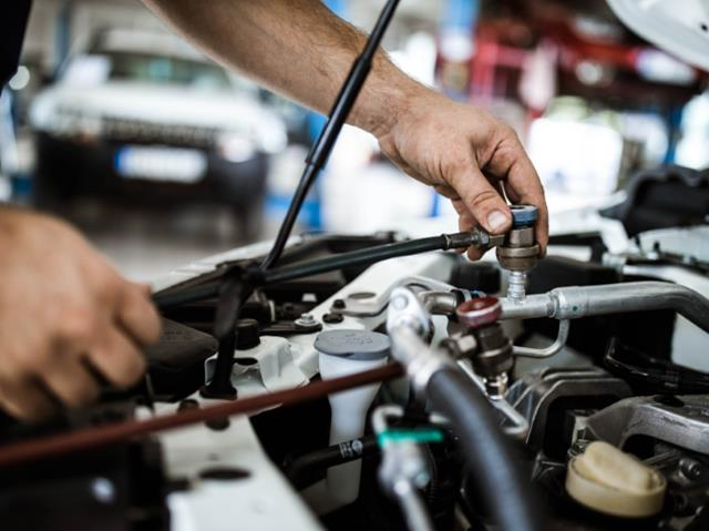 Car Maintenance in Elgin, IL - Mobil 1 Lube Express