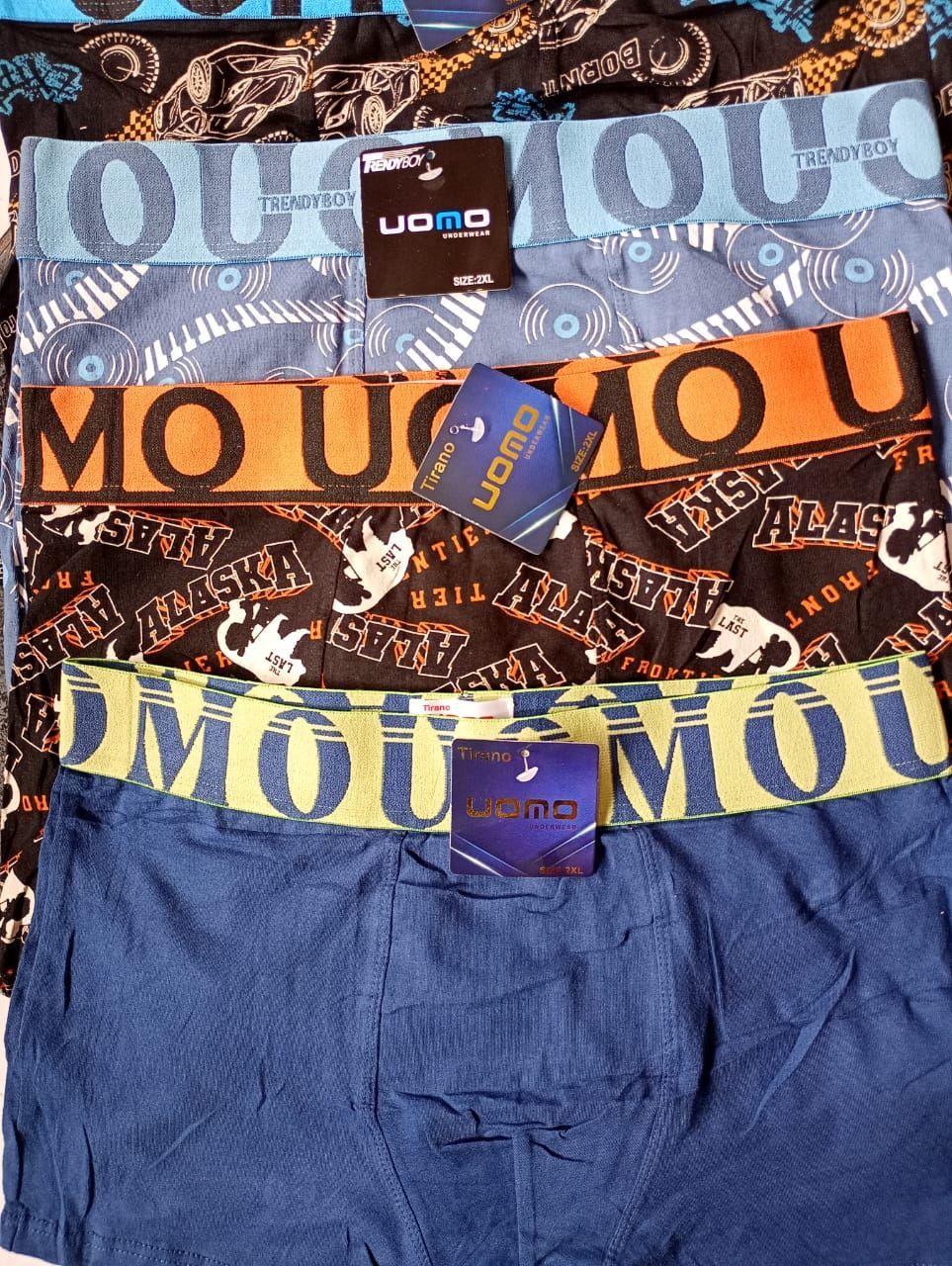 Varios pares de calzoncillos bóxer para hombre con cintura