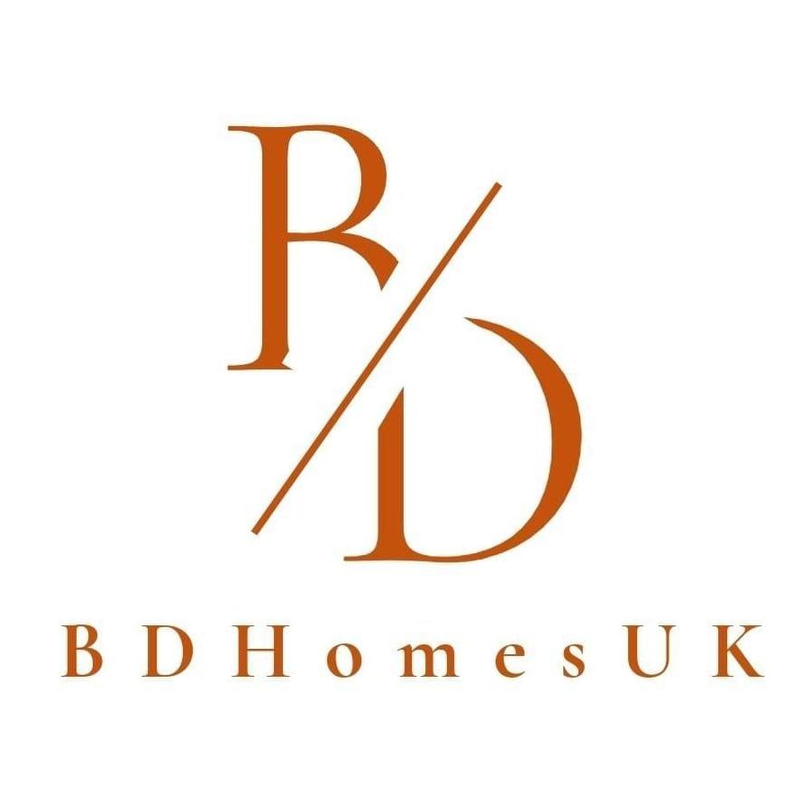 The letter b and the letter d are shown on a white background