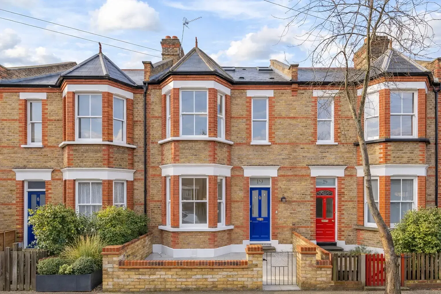 Modern open‑plan kitchen created through full house refurbishment, single‑storey extension and loft conversion in Raynes Park SW20 – CSarchitects