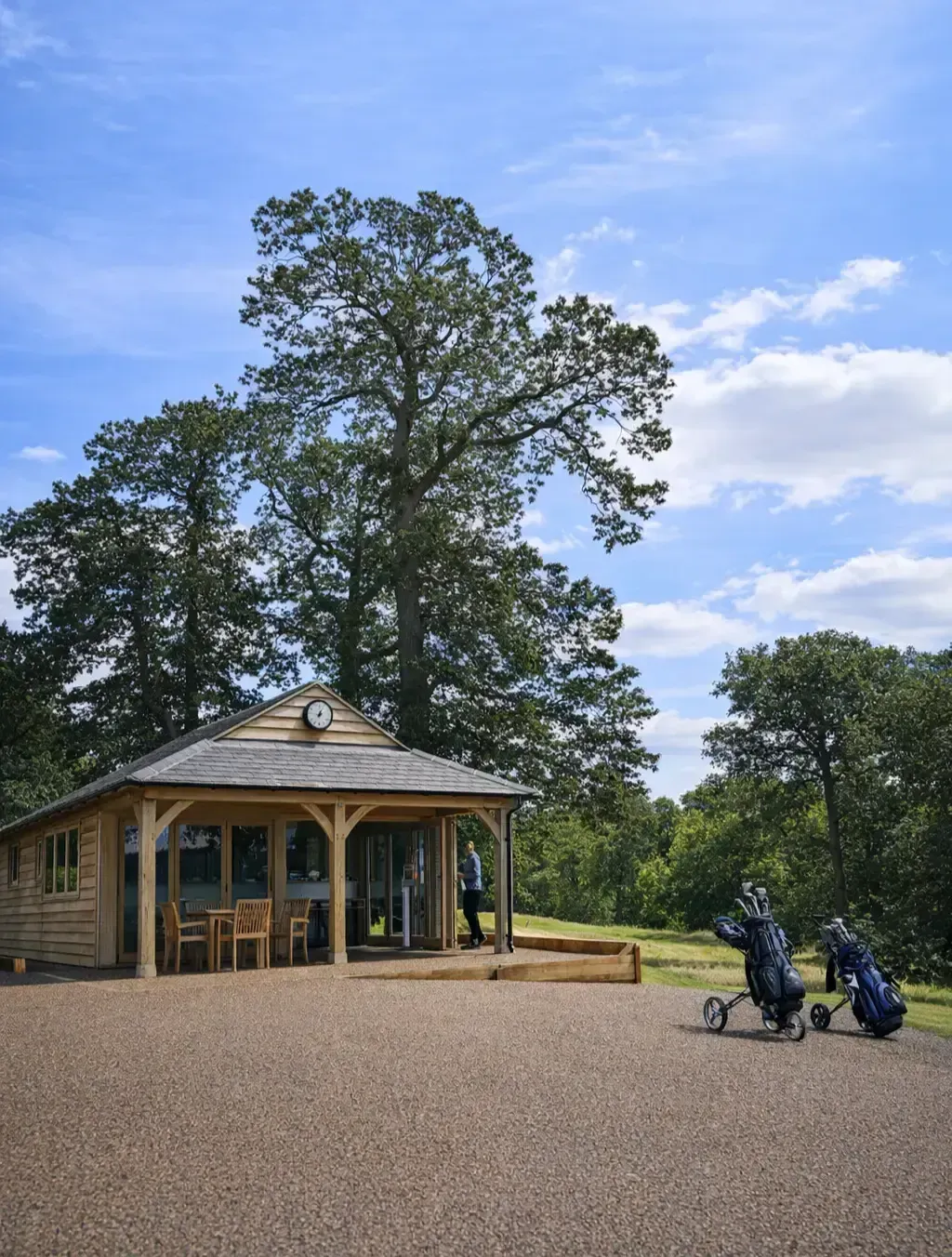 Timber‑clad golf hut designed by CS Architects for the Royal Wimbledon Golf Course SW19 - CSarchitects