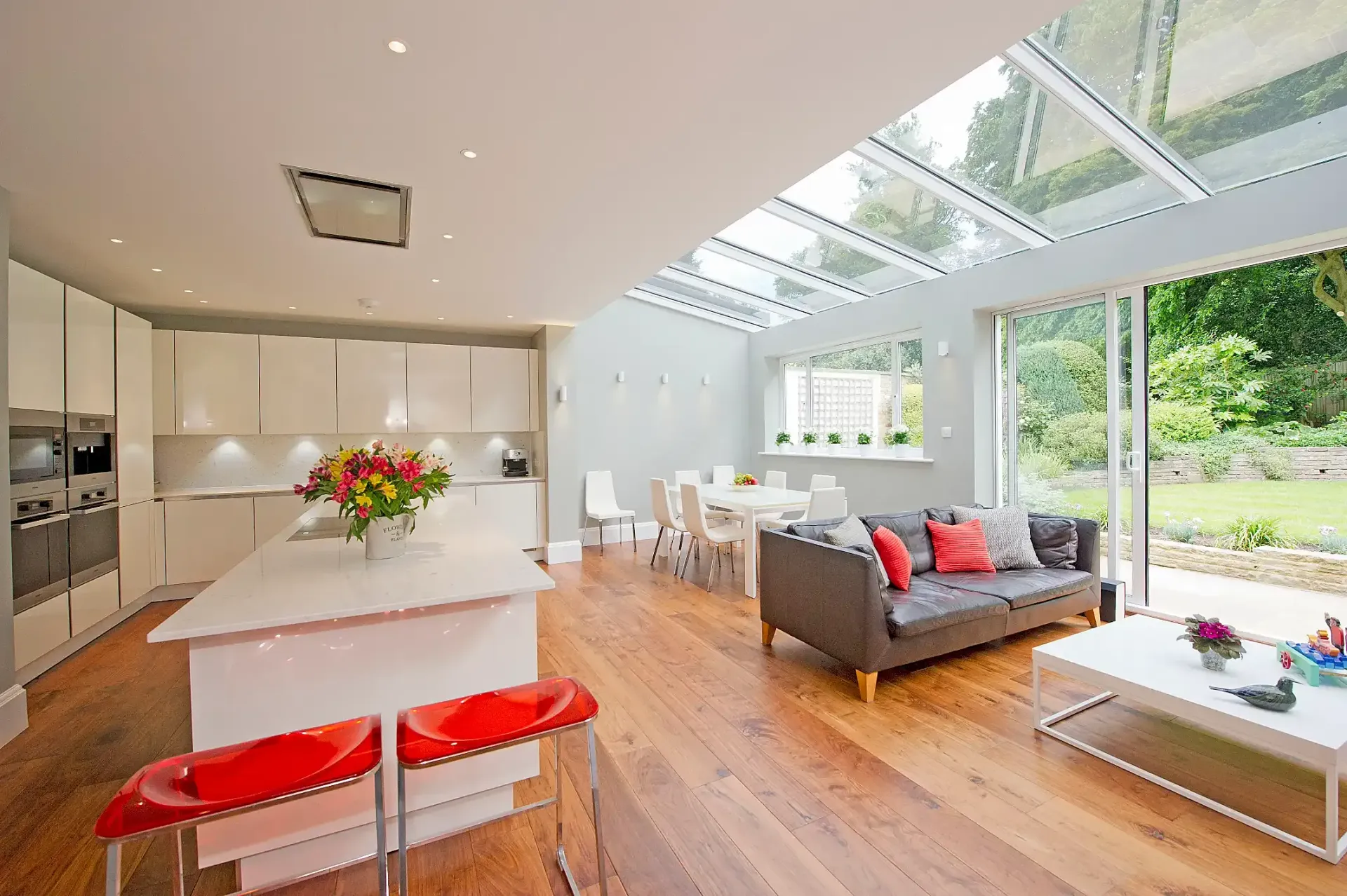 Open plan kitchen and living extension with glass roof and garden views, Wimbledon Village SW20 – CSarchitects