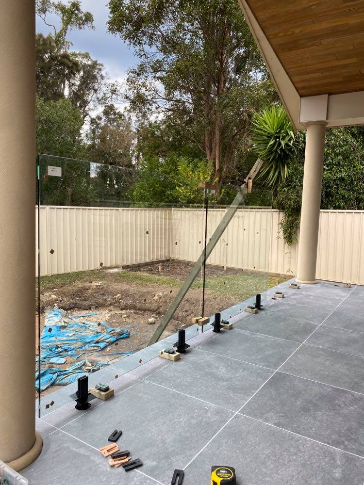 Zoom In Photo Of Clear Glass Fence — Mid Coast Glass Fencing In Old Bar, NSW