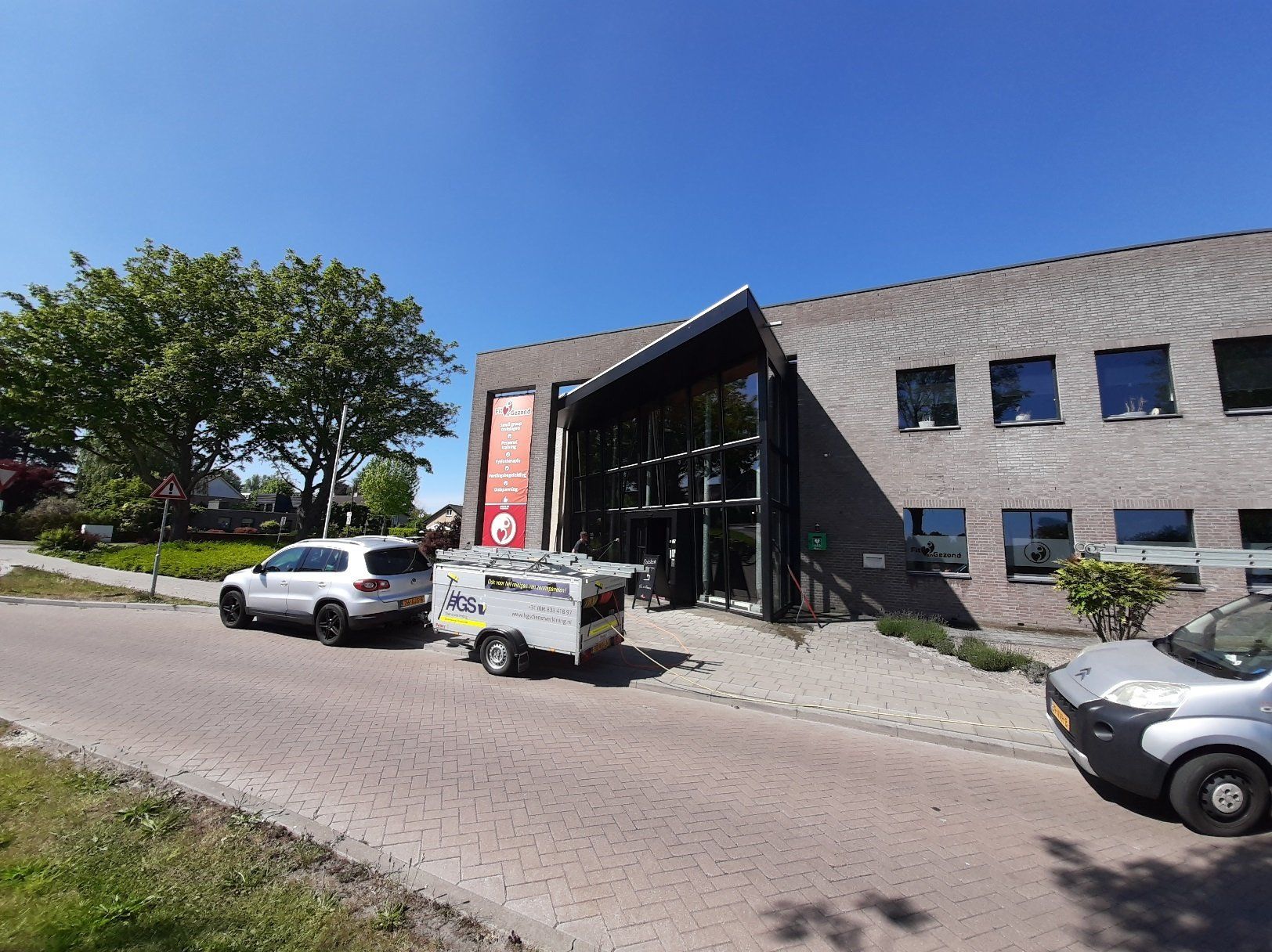 HGS DIENSTVERLENING, PROFESSIONELE, GLASBEWASSING, ZONNEPANELEN, DAKPANNEN, REINIGEN, GEVELREINIGING, GLAZENWASSER, SCHOONMAAK, BOUWSCHOON, OPLEVEREN, SCHOONMAAKDIENSTEN, HOGEDRUKREINIGING, SCHOONMAKER, SCHOONMAAKSTER, SCHOONMAAKKLUSSEN, KLUSSEN, KLUS, SCHOONMAAKONDERHOUD, ONDERHOUD, PROFESSIONEEL, BESTE, REINIGING, BEDRIJF, GLAZEN, WASSER, BEDRIJVEN, HORECA, BEDRIJFSRUIMTE, BEDRIJFS, DIENSTEN, BEDRIJFSPAND, PAND, WONING, WOONHUIS, HUIS, BINNEN, BUITEN, RUIMTE, KANTOOR, PARTICULIEREN, PANDEN, RAMEN, GLAS, HOUTWERK, DAKEN, DAK, PANNEN, ONTMOSSEN, BOTEN, VLOEREN, VLOER, VLOERONDERHOUD, TELEWASCH, TELESCOOP, OSMOSE, WATER, TRESPA, KUNSTSTOF, DAKGOTEN, SCHOORSTEEN, GEVELS, VOEGEN, UITHAKKEN, OPLEVERINGSSCHOONMAAK, ONTRUIMEN, PERIODIEKE, EENMALIGE, REGULIERE, SOLAR, PANEL, PROFESSIONAL, WINDOW, CLEANING, WASHING, COMPANY, BUSINESS, OFFICE, SERVICE, SERVICES, JOB, JOBS, RIJSBERGEN, BREDA, TILBURG, OUDENBOSCH, ROOSENDAAL, BERGEN OP ZOOM, ETTEN-LEUR, BOSSCHENHOOFD, ZUNDERT, OOSTERHOUT, GRAUWE, POLDER, RUCPHEN, SINT, WILLEBRORD, SPRUNDEL, ULVENHOUT, KAATSHEUVEL, DONGEN, GILZE, RIJEN, BAARLE, NASSAU, ZUID, HOLLAND, ZEELAND, NOORD, OOST, ZUID, WEST, BRABANT, NEDERLAND, HGS, DIENSTVERLENING, WWW.HGSDIENSTVERLENING.NL