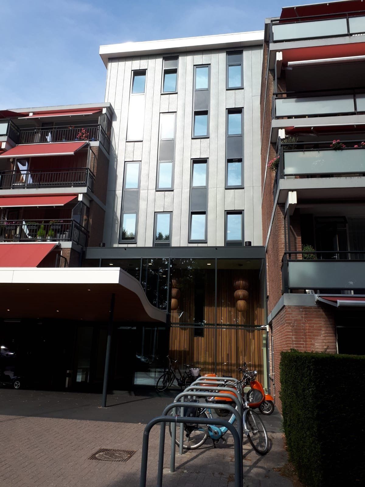 HGS DIENSTVERLENING, PROFESSIONELE, GLASBEWASSING, ZONNEPANELEN, DAKPANNEN, REINIGEN, GEVELREINIGING, GLAZENWASSER, SCHOONMAAK, BOUWSCHOON, OPLEVEREN, SCHOONMAAKDIENSTEN, HOGEDRUKREINIGING, SCHOONMAKER, SCHOONMAAKSTER, SCHOONMAAKKLUSSEN, KLUSSEN, KLUS, SCHOONMAAKONDERHOUD, ONDERHOUD, PROFESSIONEEL, BESTE, REINIGING, BEDRIJF, GLAZEN, WASSER, BEDRIJVEN, HORECA, BEDRIJFSRUIMTE, BEDRIJFS, DIENSTEN, BEDRIJFSPAND, PAND, WONING, WOONHUIS, HUIS, BINNEN, BUITEN, RUIMTE, KANTOOR, PARTICULIEREN, PANDEN, RAMEN, GLAS, HOUTWERK, DAKEN, DAK, PANNEN, ONTMOSSEN, BOTEN, VLOEREN, VLOER, VLOERONDERHOUD, TELEWASCH, TELESCOOP, OSMOSE, WATER, TRESPA, KUNSTSTOF, DAKGOTEN, SCHOORSTEEN, GEVELS, VOEGEN, UITHAKKEN, OPLEVERINGSSCHOONMAAK, ONTRUIMEN, PERIODIEKE, EENMALIGE, REGULIERE, SOLAR, PANEL, PROFESSIONAL, WINDOW, CLEANING, WASHING, COMPANY, BUSINESS, OFFICE, SERVICE, SERVICES, JOB, JOBS, RIJSBERGEN, BREDA, TILBURG, OUDENBOSCH, ROOSENDAAL, BERGEN OP ZOOM, ETTEN-LEUR, BOSSCHENHOOFD, ZUNDERT, OOSTERHOUT, GRAUWE, POLDER, RUCPHEN, SINT, WILLEBRORD, SPRUNDEL, ULVENHOUT, KAATSHEUVEL, DONGEN, GILZE, RIJEN, BAARLE, NASSAU, ZUID, HOLLAND, ZEELAND, NOORD, OOST, ZUID, WEST, BRABANT, NEDERLAND, HGS, DIENSTVERLENING, WWW.HGSDIENSTVERLENING.NL
