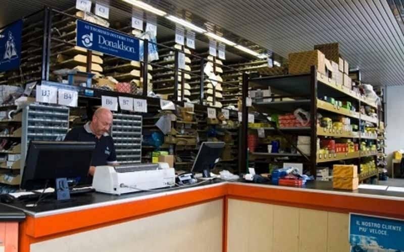 Vendita di ricambi per auto e furgoni