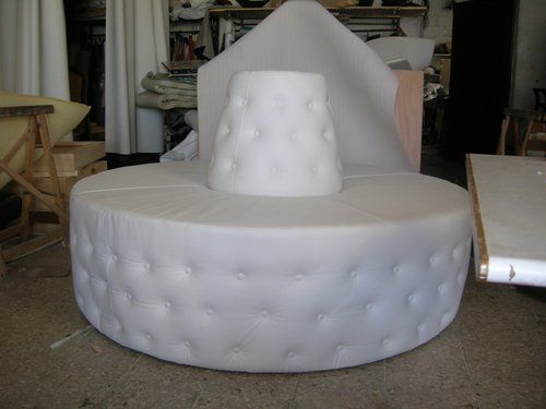 divano rotondo bianco