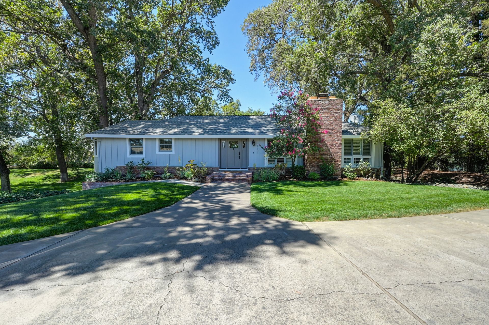 7701 Garden Highway - White House with a Brick Chimney - Find Homes for Sale in East Sac with Rich Cazneaux Real Estate Group