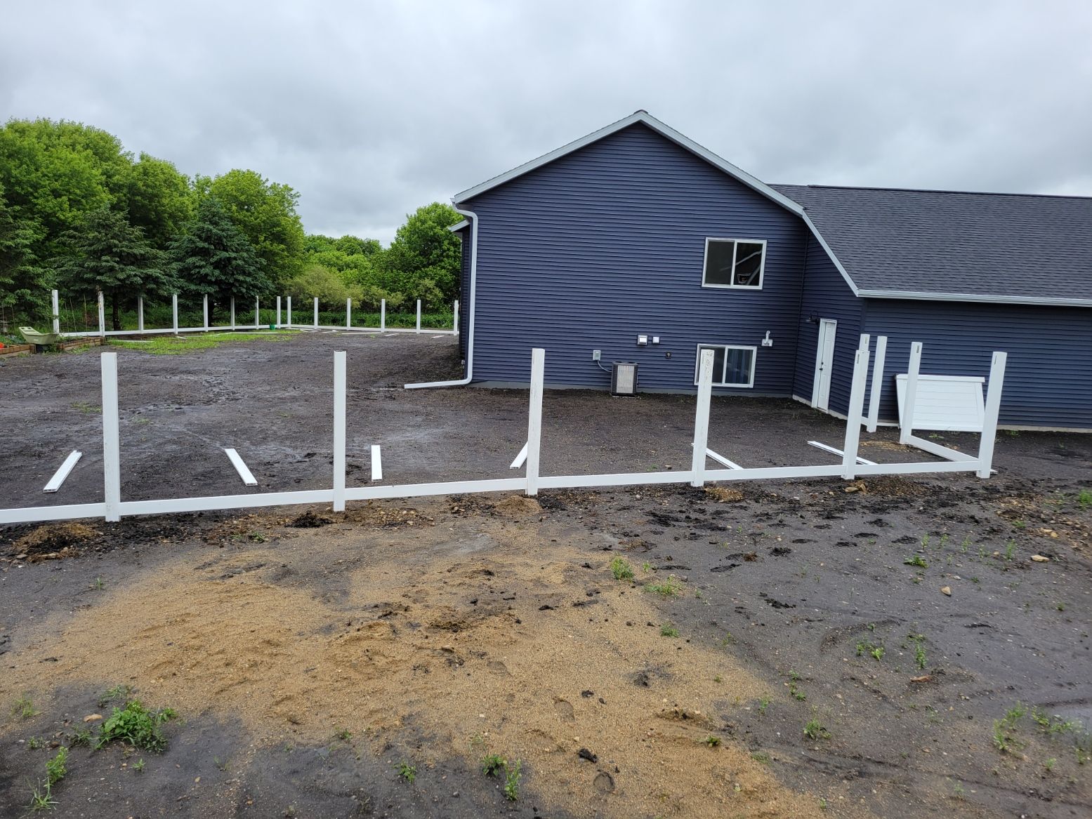 Vinyl Building | Rochester, MN | The Fence Pro’s