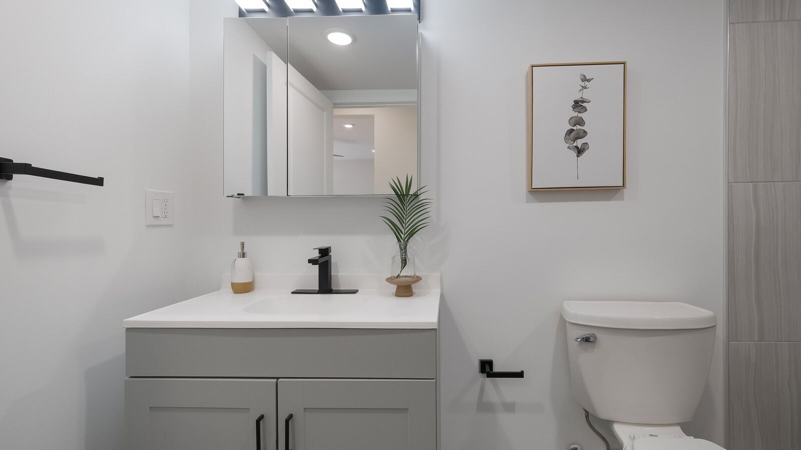 The Baldwin - bathroom