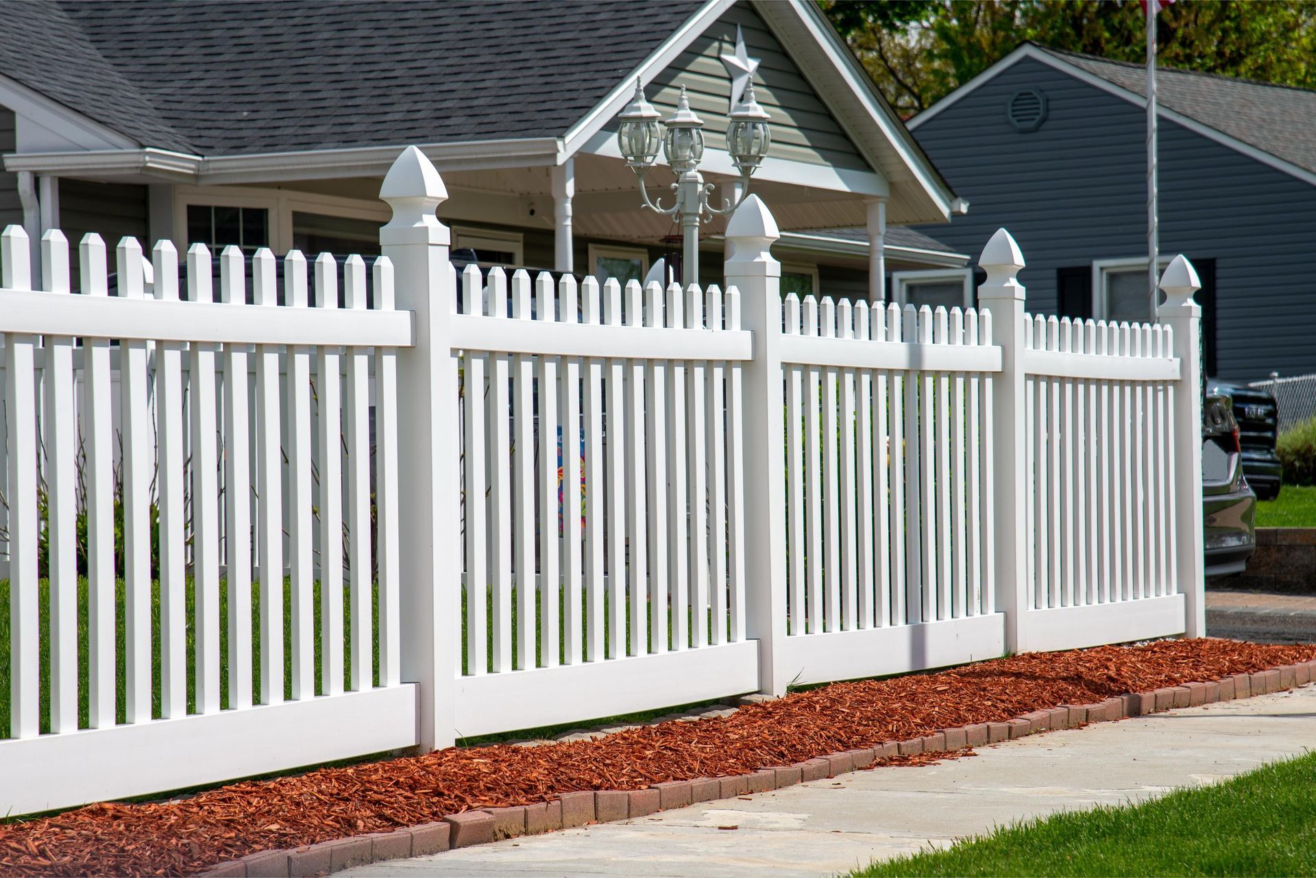 white vinyl fence residential