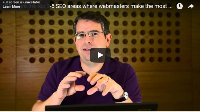 Un hombre habla de áreas de SEO donde los webmasters aprovechan al máximo