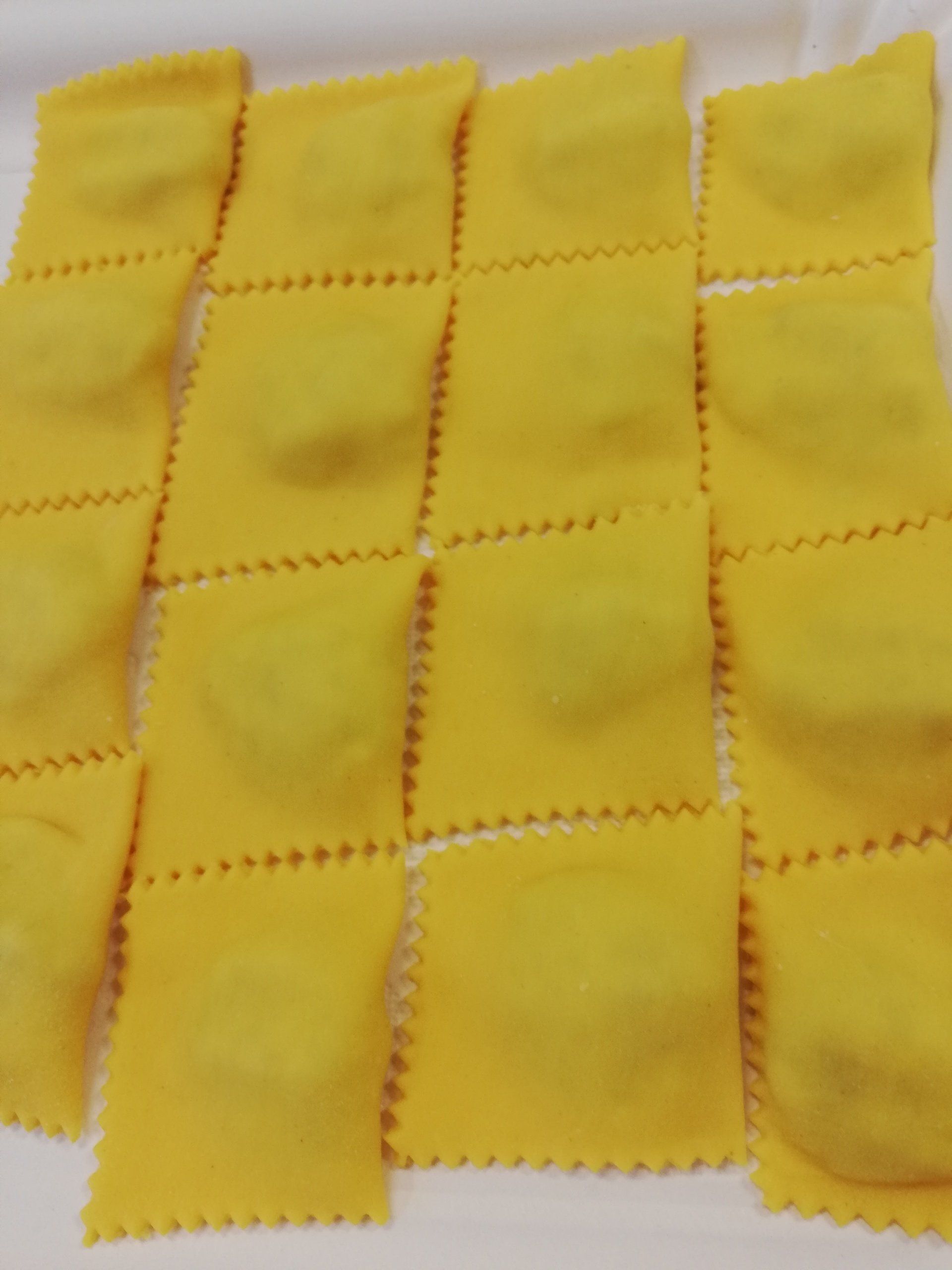 ravioli con pasta fresca