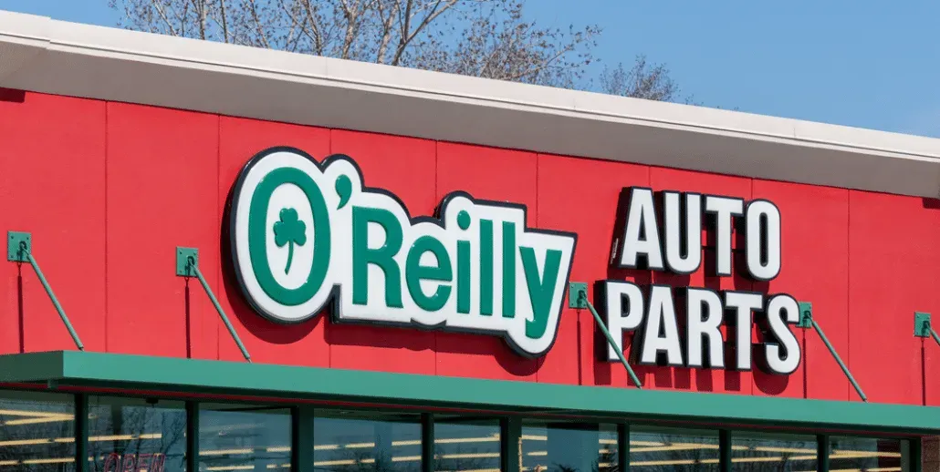 Choosing the Right Outdoor Sign Material: Aluminum or Acrylic?