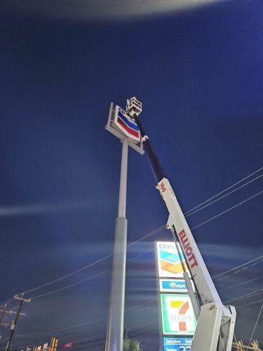 Illuminated & LED Pole Signs