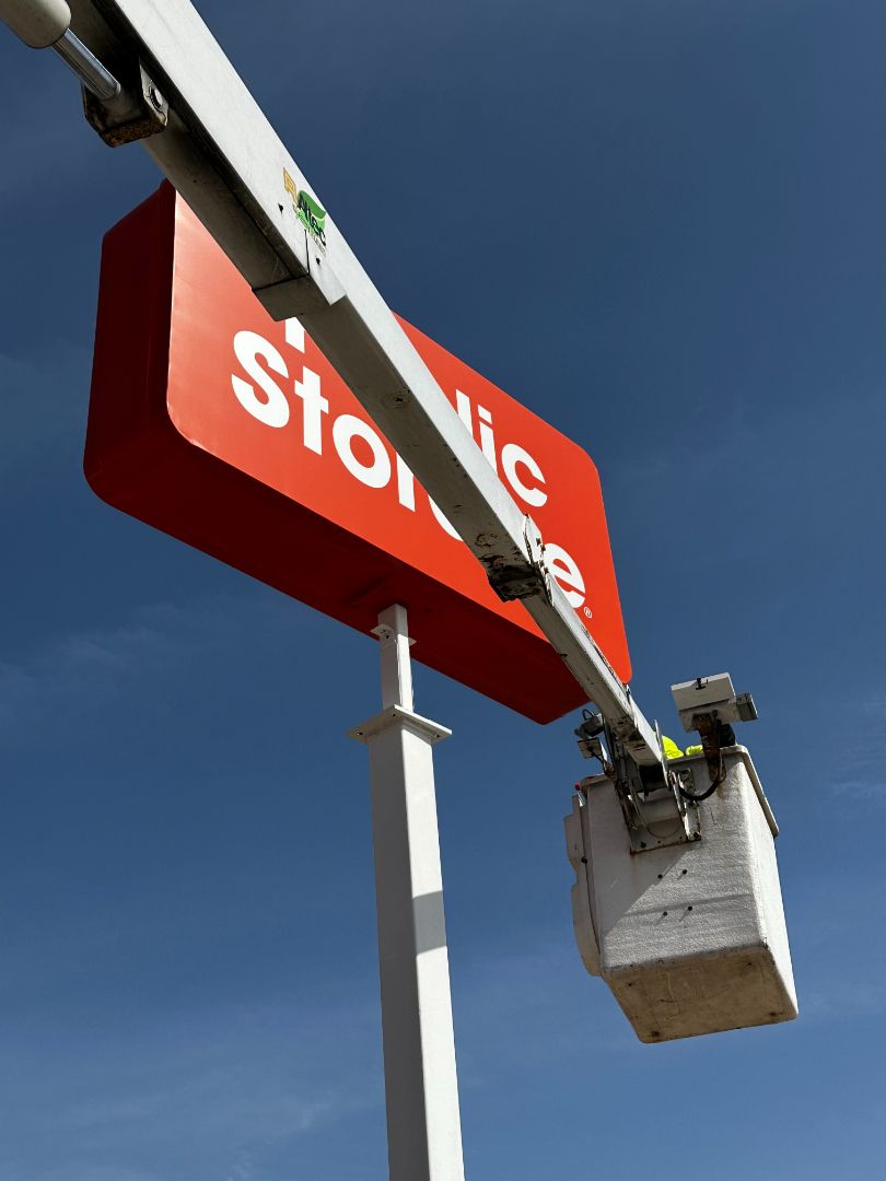 Multi-Tenant Pole Signs