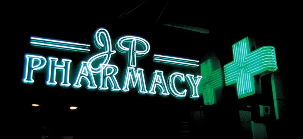 Illuminated Sign Comparison: Backlit vs Front-Lit Channel Letters