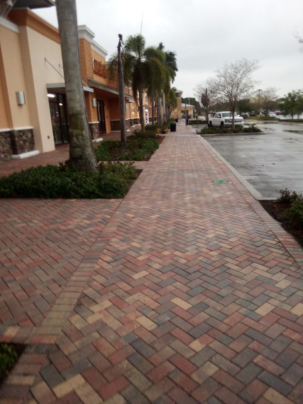 Image showing a clean pathway at a shopping mall here in Port ST. Lucie, FL.