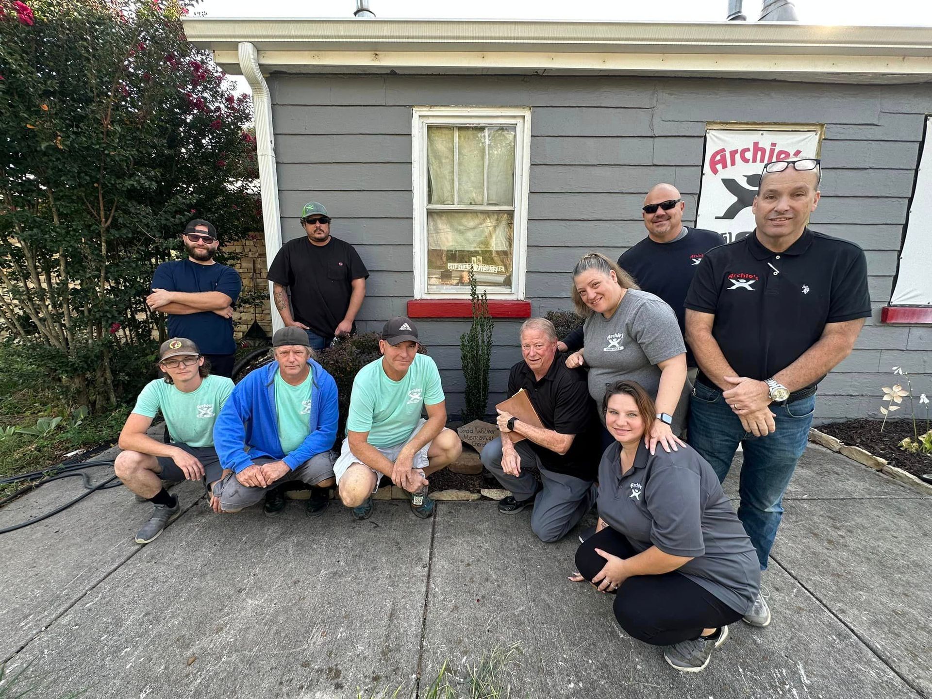 People Who Works On A Business | Knoxville, TN | Archie's