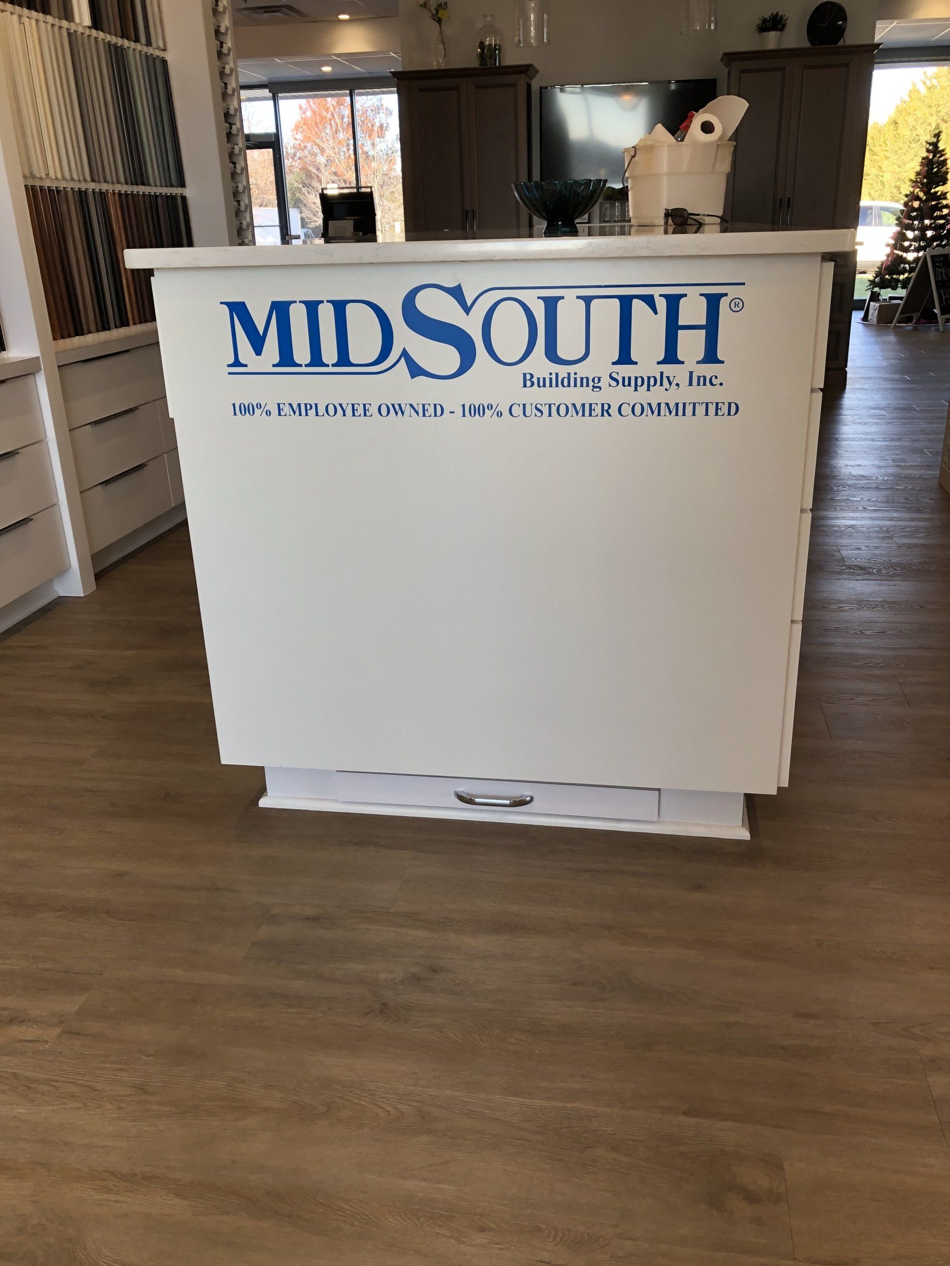 A white counter with the words midsouth written on it