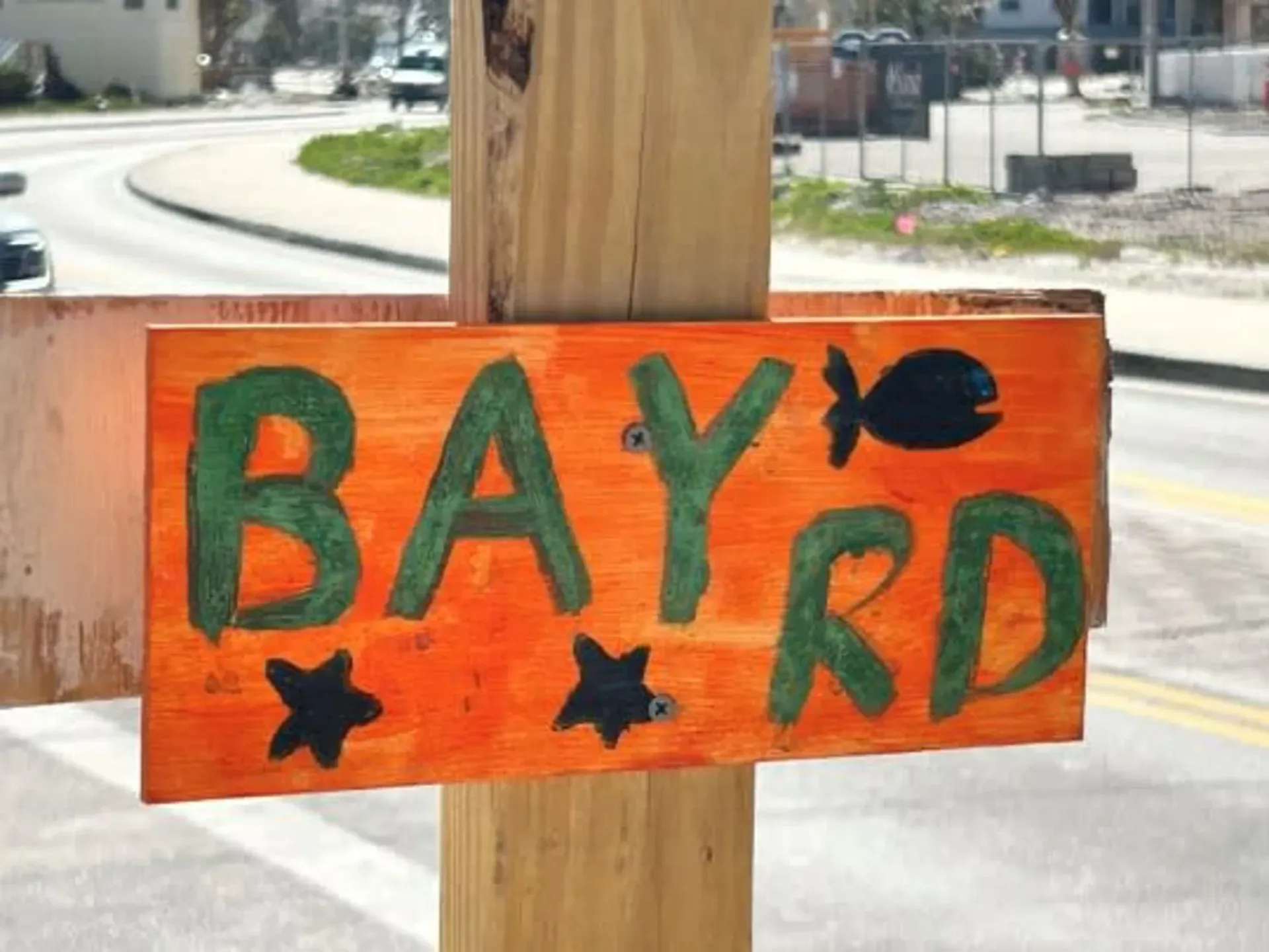 A sign that says bay rd on it