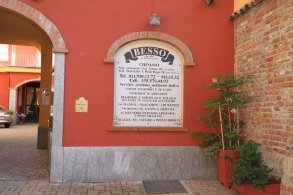 Targa sul muro