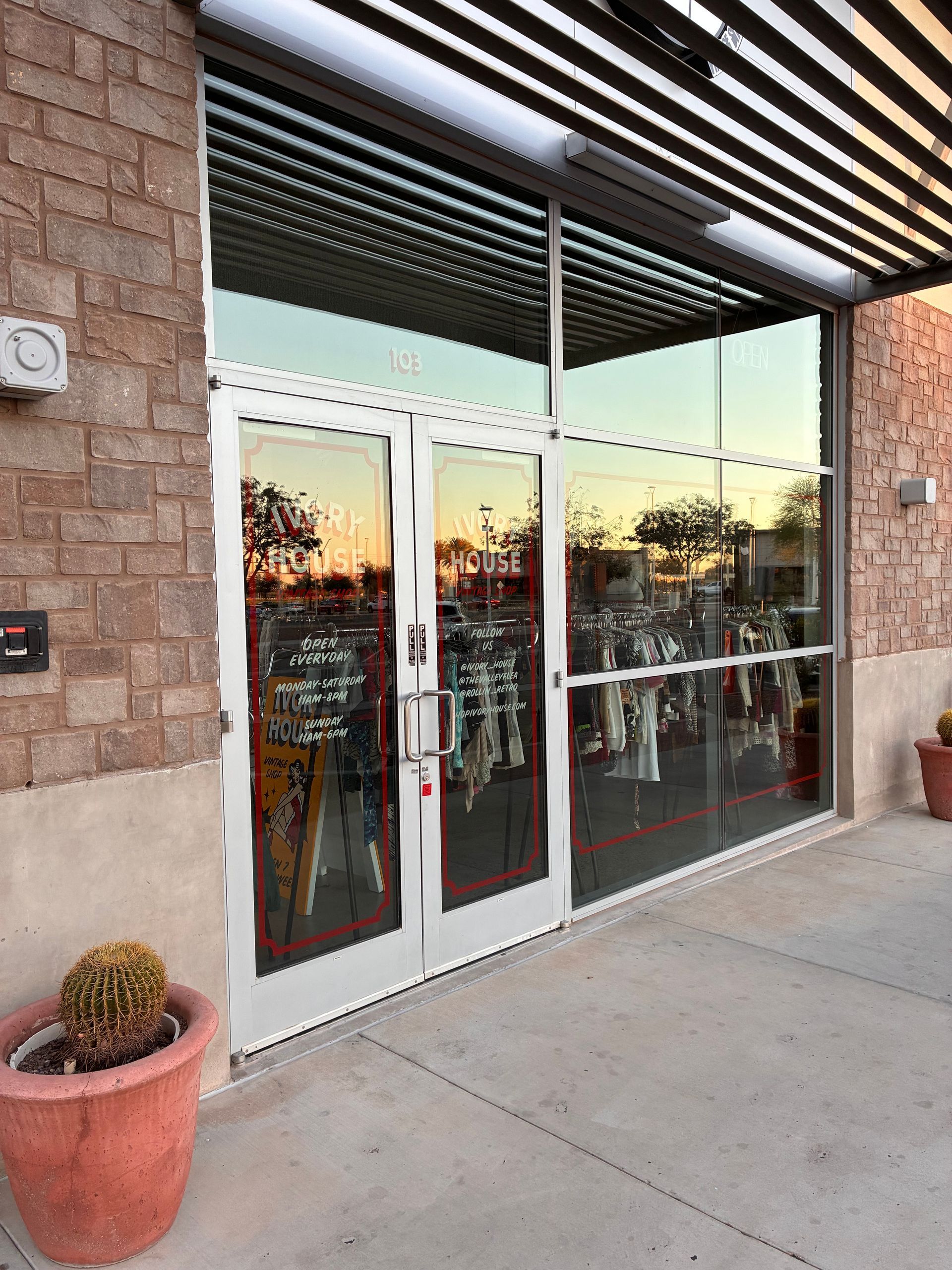 Ivory House Vintage Shop - Avondale,AZ