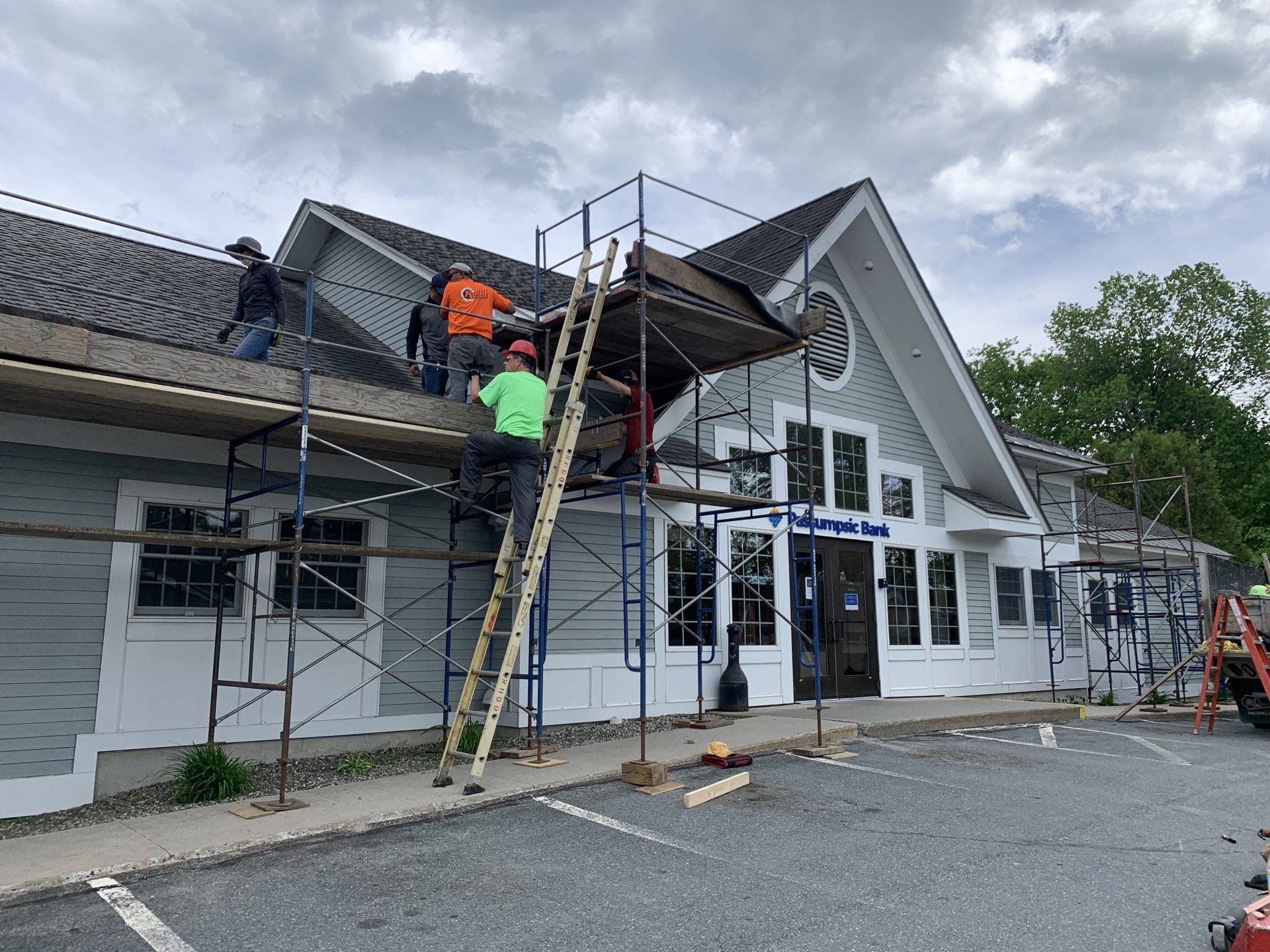 Passumpsic Bank asphalt shingles commercial roof, Vermont