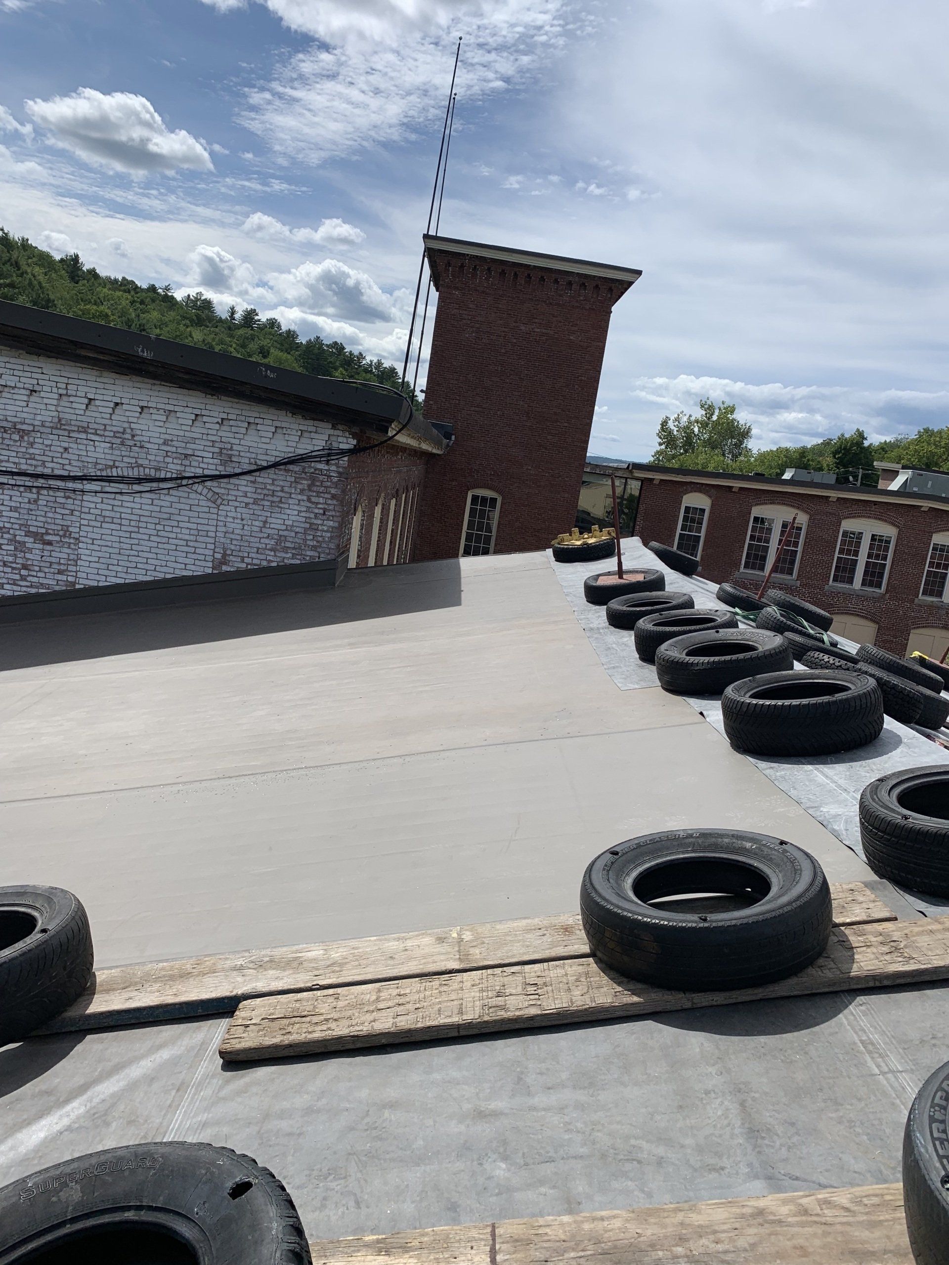 Rodd Roofing installing a single-ply roof in New Hampshire