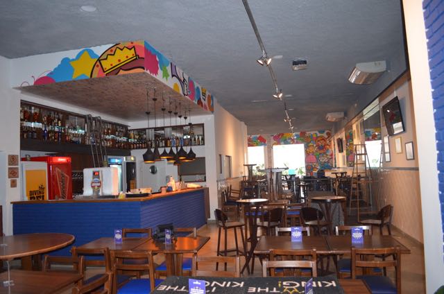 Criação desenvolvimento e execução de pintura no estilo Graffiti ao restaurante Divino Rei. Pintura e Lamb Lamb