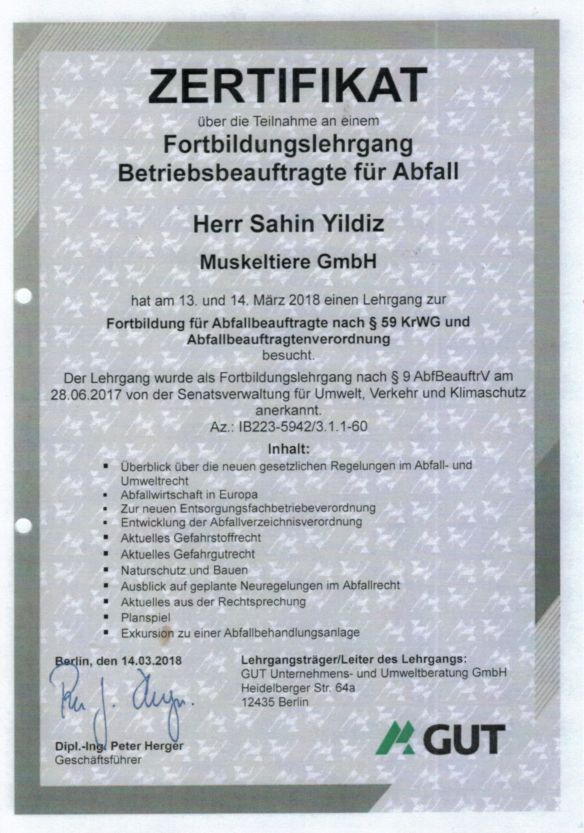 Zertifikat für Sahin Yildiz, Muskeltiere GmbH, zum Abschluss der Ausbildung „Abfallwirtschaftsbeauftragter“. Deutscher Text.