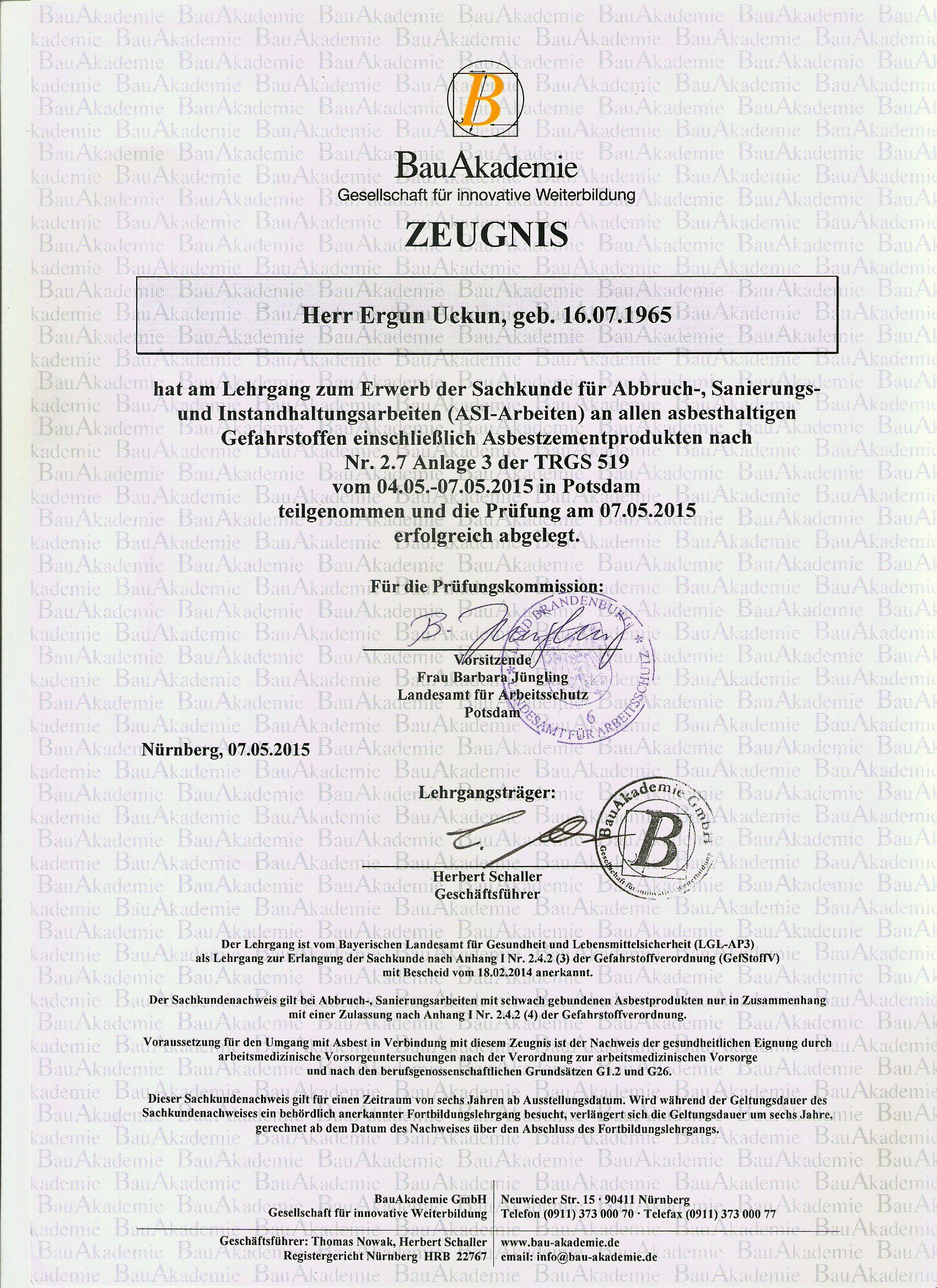 Ein Zeugnis der „Ra Akademik“ mit Text und Unterschriften, möglicherweise ein Diplom.