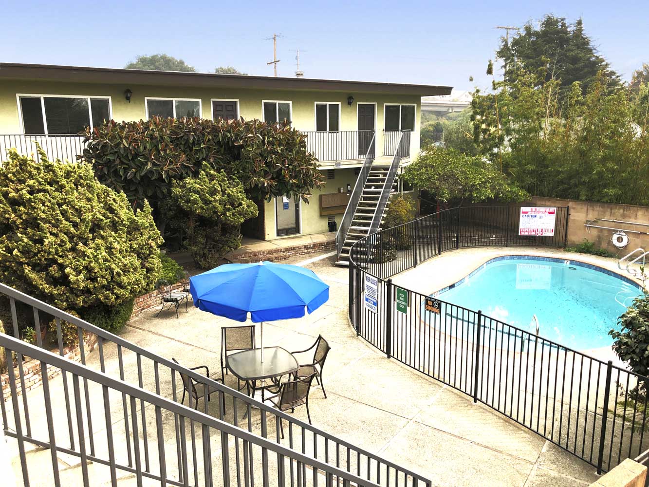 LEXINGTON AVE APARTMENTS