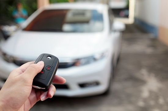 auto taxi con sistema d'apertura con telecomando