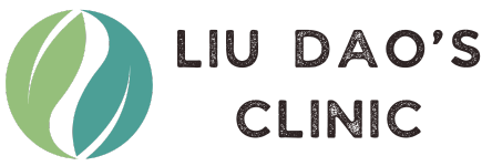 The logo for liu dao 's clinic is a green and blue circle with leaves in it.