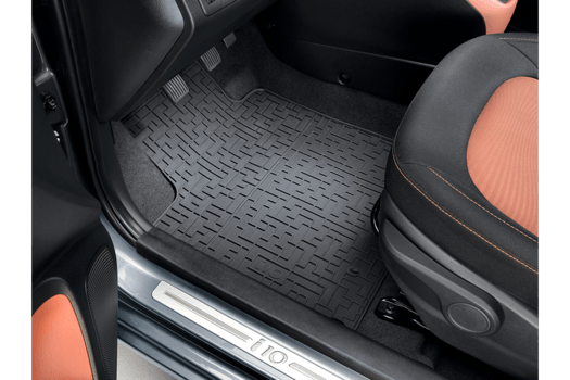 A car with a door sill that says i10 on it