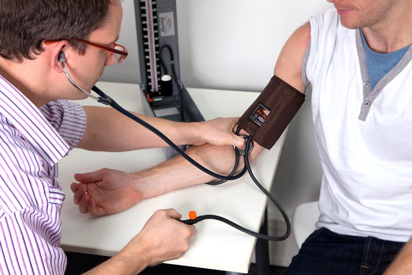 Blood Pressure Monitoring by Inexperienced Volunteers: Is It Safe?