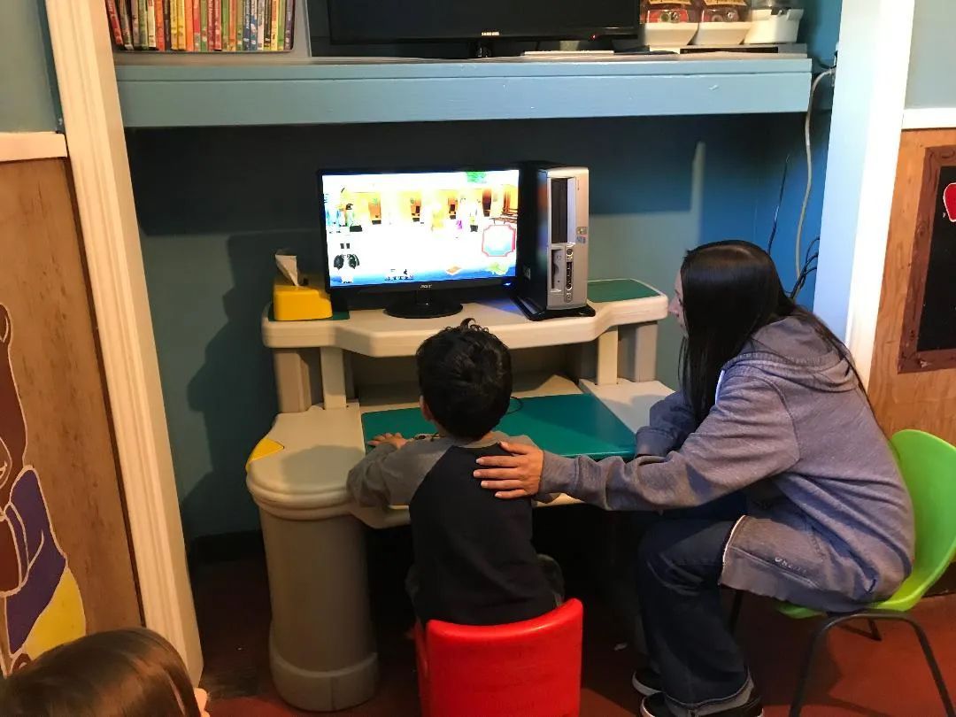 Computer Lesson — Sacramento, CA — Tot Town Child Development Center, Inc.